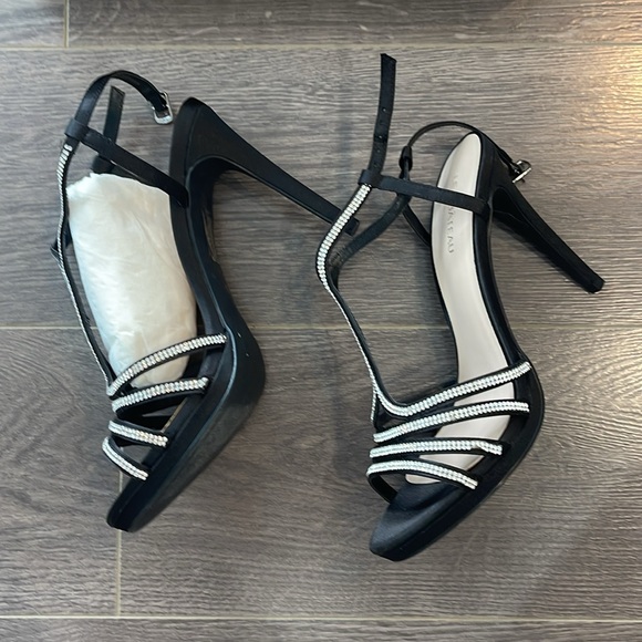 Satin and crystal heels - Picture 4 of 6